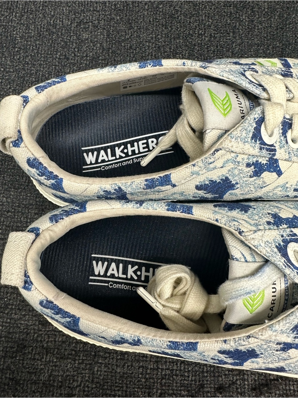 Cariuma x Hokusai collaboration sneaker Japanese art graphic waves size 9 womens - Picture 8 of 9